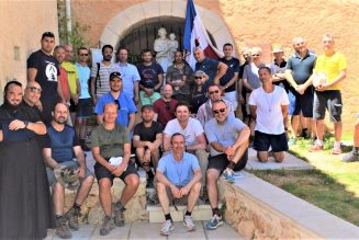 Trois pères de famille honorent Saint Joseph