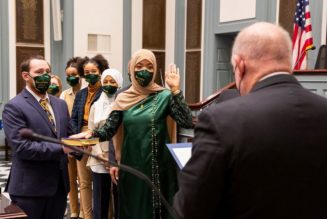 Etats-Unis : une élue voilée prête serment sur le Coran