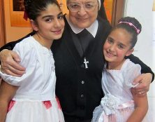 Sœur Arousiag, au cœur de la jeunesse d’Arménie