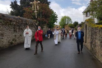 Le curé de Tréguier contourne l’interdiction de la procession du pardon de saint Yves