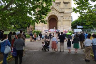 Saint Germain en Laye : des catholiques toujours à la porte de l’église