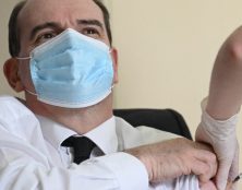 Pfizer prévoit de gagner 33,5 milliards de dollars grâce aux ventes de vaccins pour l’année 2021