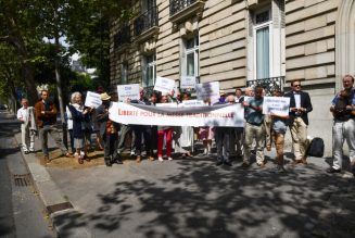 Troisième manifestation devant la nonciature apostolique