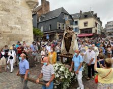 Honfleur a renoué avec la procession du 15 août