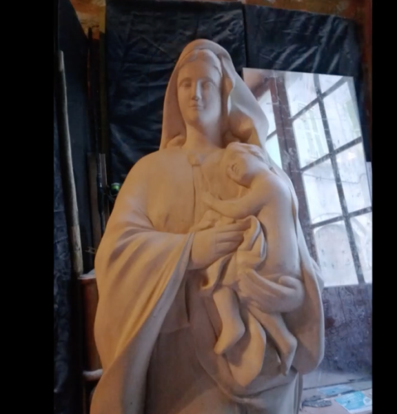 Vierge à l’enfant, sculpture sur pierre pas à pas par Jean-Joseph Chevalier