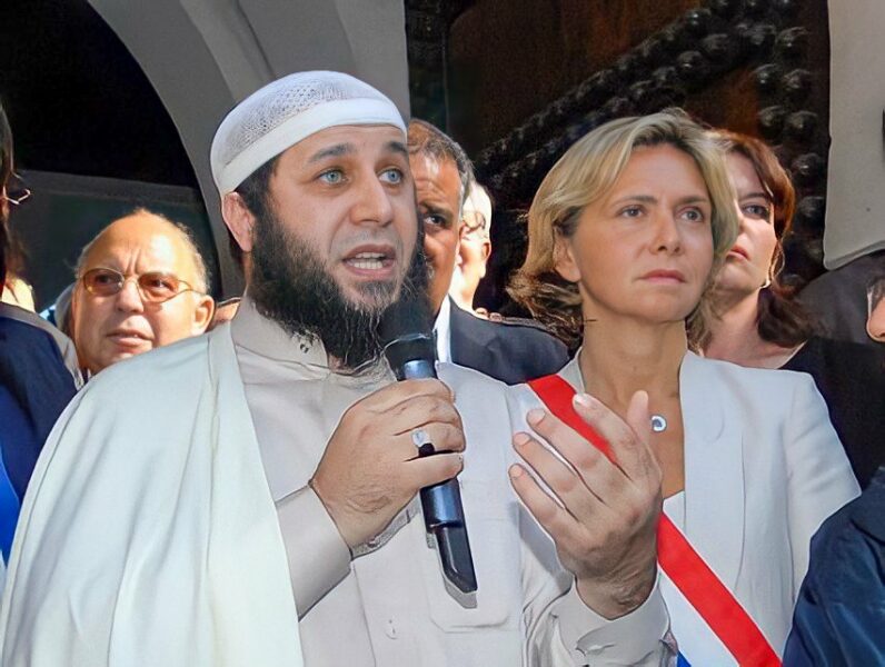 Pécresse chez les islamistes