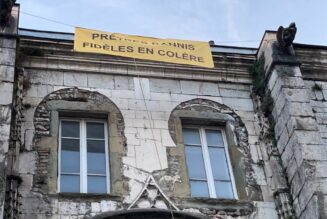 Grenoble : Prêtres bannis, fidèles en colère !