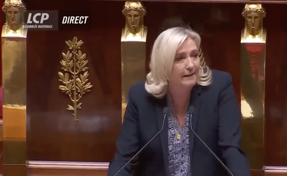 Avortement : Marine Le Pen rallie la macronie