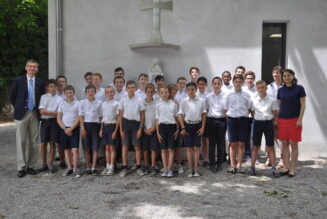 Le collège Saint Charles de Foucauld à Draguignan recrute des professeurs