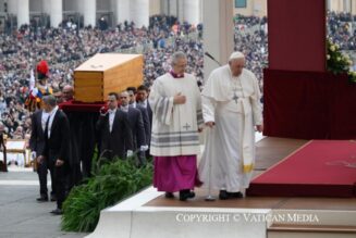Benoît XVI : l’enterrement d’un « simple pèlerin »