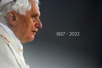 La Marche pour la vie rend hommage à Benoît XVI
